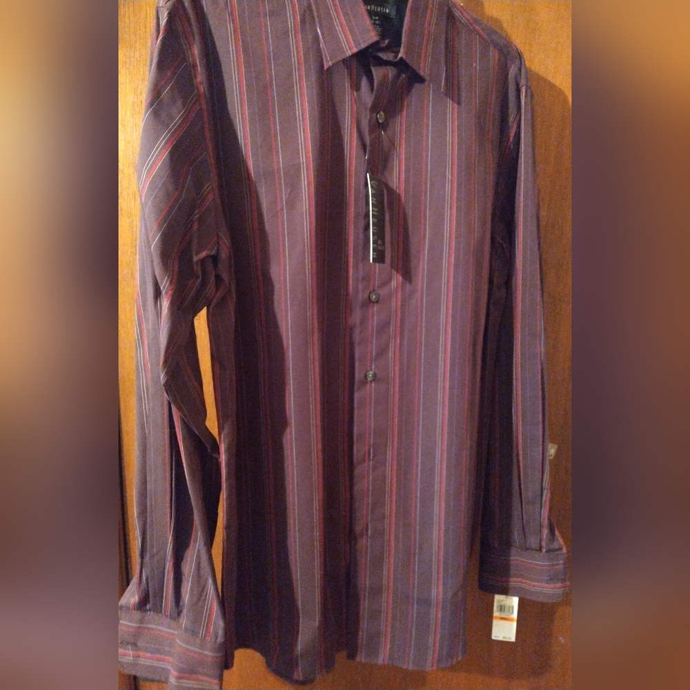 New Van Heusen Mens dress shirt Small